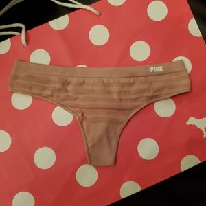 💕PINK Victoria's Secret thong Panties